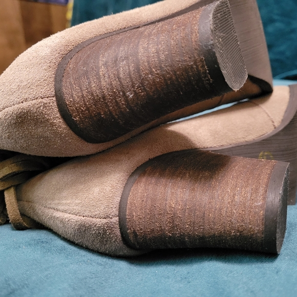 SBICCA VINTAGE COLLECTION Woman’s Suede Leather Fringe Ankle Heeled Boots - Picture 4 of 9